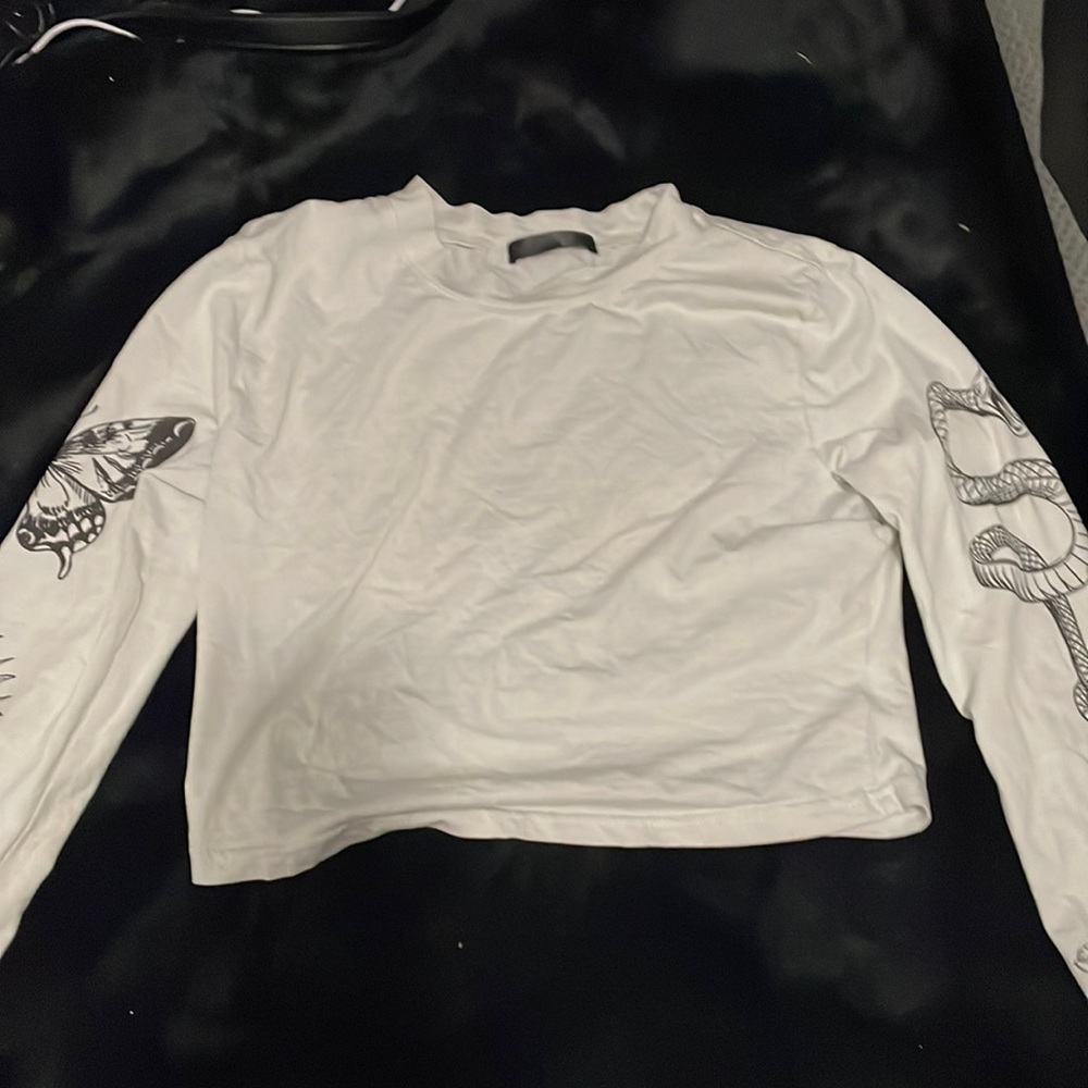 Long sleeve t-shirt with prints on sleeve